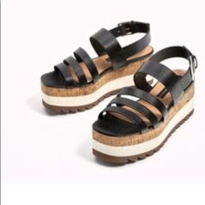 Zara platform / flatform sandals